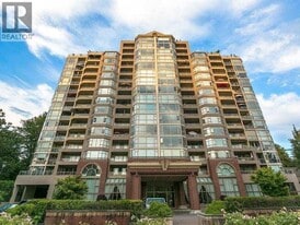 1327 E Keith Rd in North Vancouver, BC - Building Photo