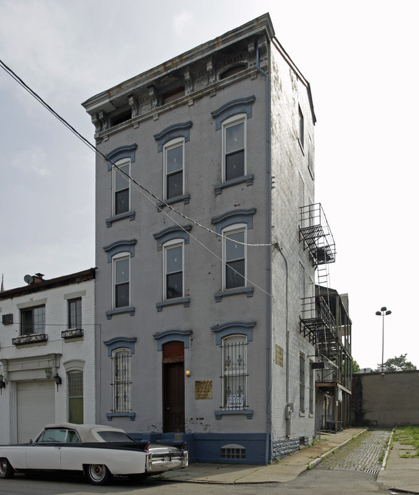 1710 Central Ave in Cincinnati, OH - Building Photo