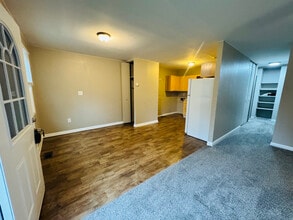 390 Burdel Dr in Wilmington, OH - Building Photo - Building Photo