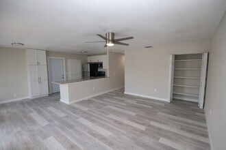 671 Allegheny Dr in Sun City Center, FL - Building Photo - Building Photo