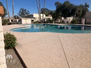 4440 W Solano Dr N, Unit E206 in Glendale, AZ - Building Photo - Building Photo