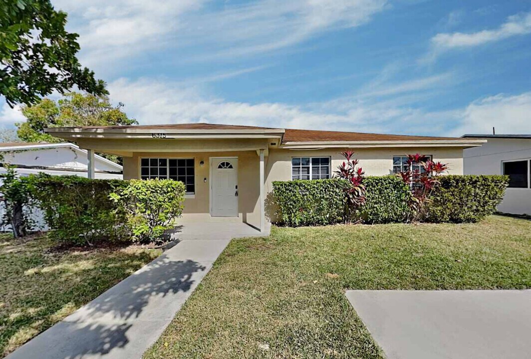 243 W Martin St in Apopka, FL - Building Photo