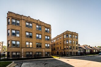 7701 S Stewart Ave Chicago, IL 60620 in Chicago, IL - Foto de edificio - Building Photo