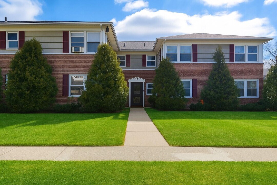 14 Stevens St in White Plains, NY - Building Photo