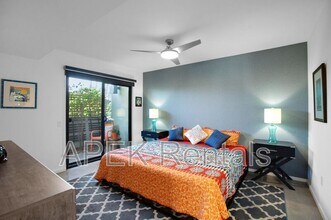 353 N Hermosa Dr in Palm Springs, CA - Building Photo - Building Photo