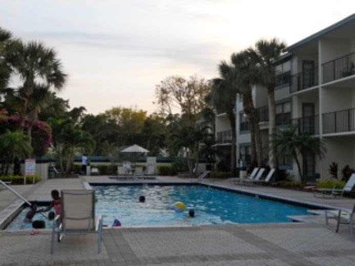 718 Executive Center Dr-Unit -APT 34 in West Palm Beach, FL - Building Photo