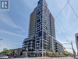 501 St Clair Ave W in Toronto, ON - Building Photo