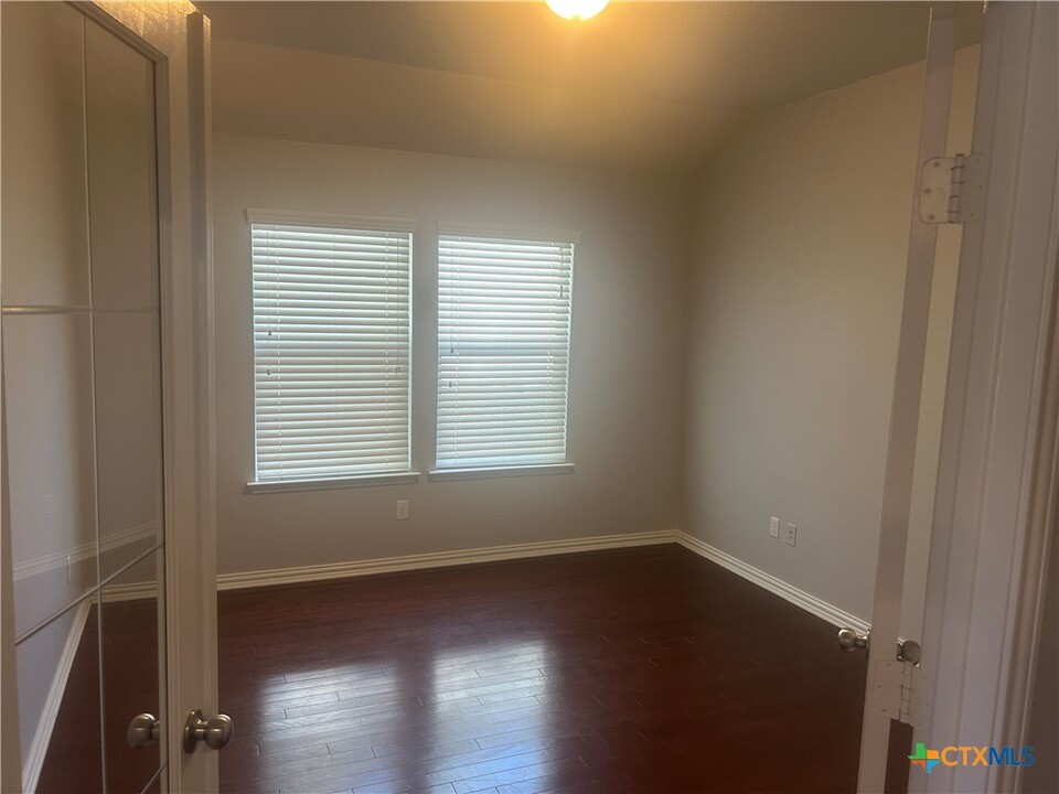 5911 Siltstone Loop in Killeen, TX - Building Photo