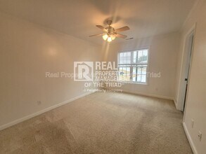 3045 Heather View Ct in Winston-Salem, NC - Building Photo - Building Photo