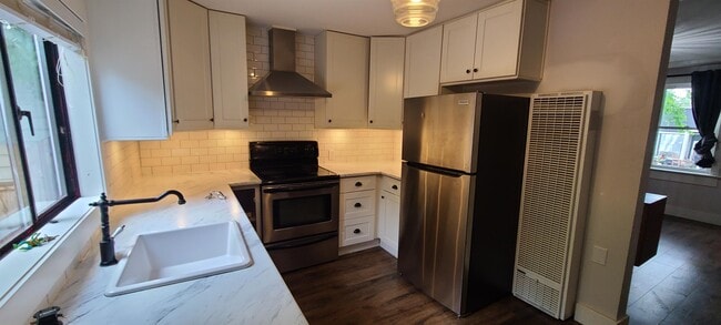 11252 Dartford St in Maple Ridge, BC - Building Photo - Building Photo