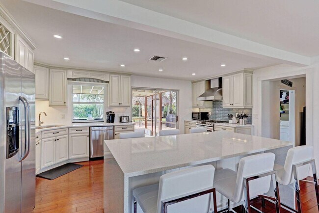 property at 7115 Venetian Way