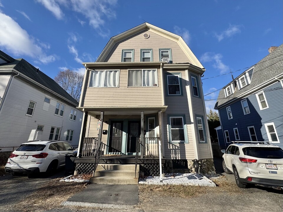 26 Orchard Ave in Waltham, MA - Building Photo