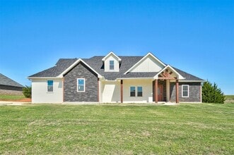 4351 Whitetail Blvd in Guthrie, OK - Building Photo - Building Photo