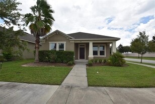 708 Lake Tarpon Way in Groveland, FL - Building Photo