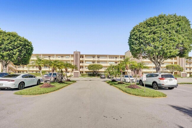 4018 Wolverton E in Boca Raton, FL - Foto de edificio - Building Photo