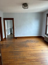 124 Pine St in Lewiston, ME - Building Photo - Building Photo