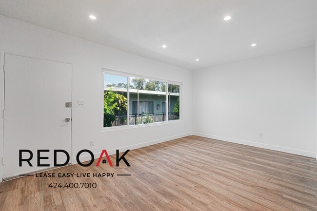 property at 1245 Magnolia Ave