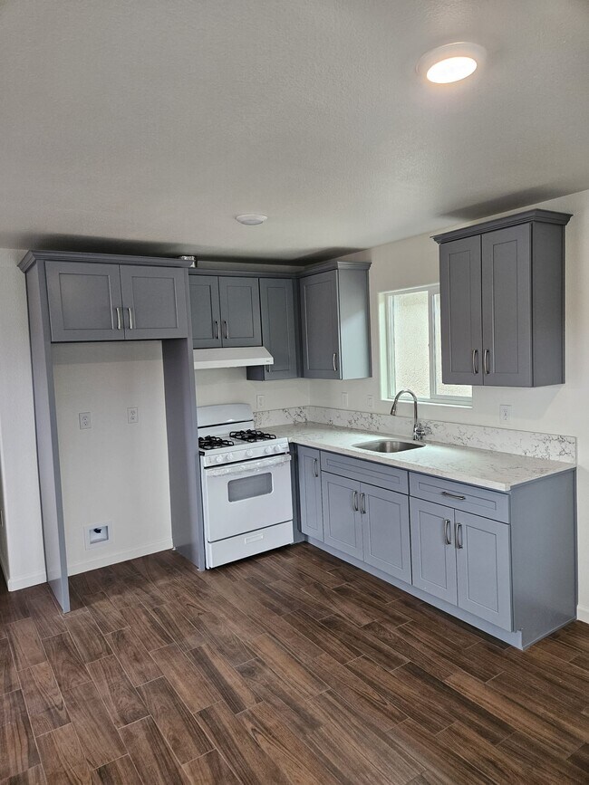 800 W Morrison Ave in Santa Maria, CA - Building Photo - Building Photo
