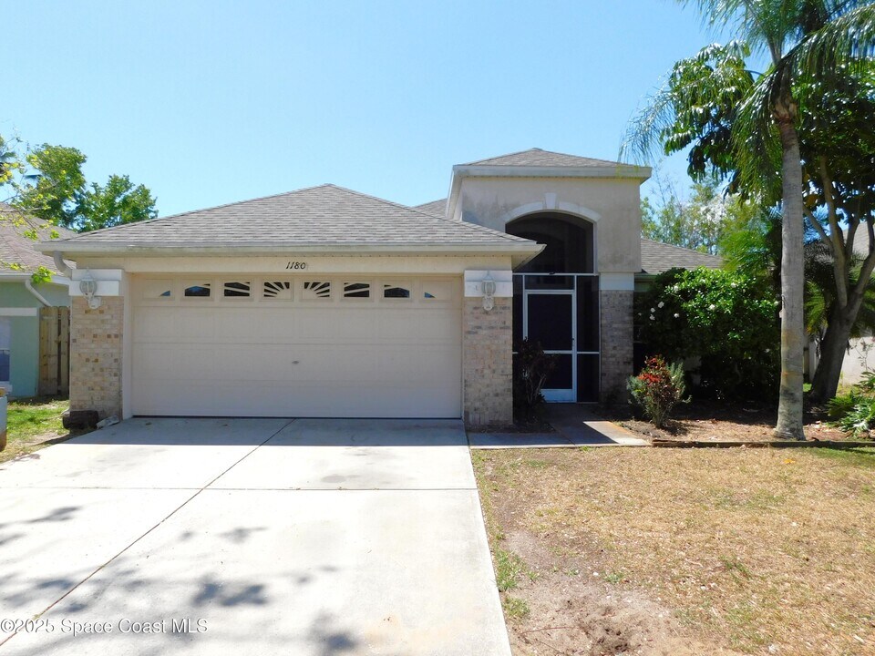 1180 Potomac Dr in Merritt Island, FL - Building Photo
