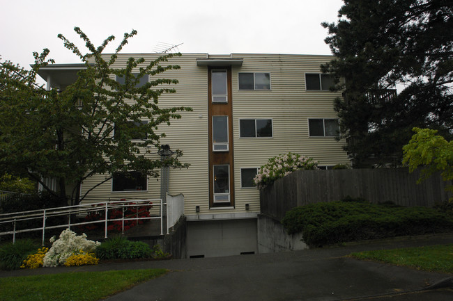 Pine Place Apartments in Seattle, WA - Building Photo - Building Photo