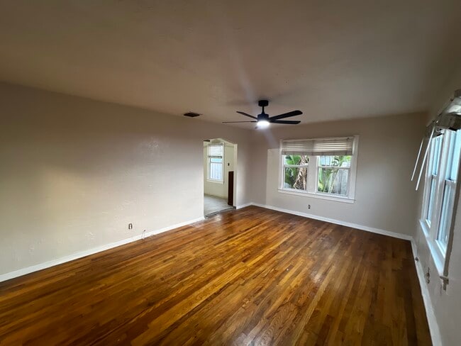 3730 3rd Ave N in St. Petersburg, FL - Foto de edificio - Building Photo