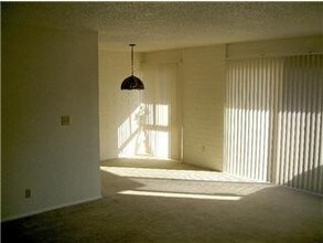 Bella Villas Apartments in Scottsdale, AZ - Building Photo - Interior Photo