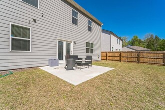 7595 Jennadee Dr in Fairburn, GA - Building Photo - Building Photo