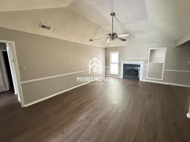 4255 Moonfall Way in Memphis, TN - Building Photo - Building Photo