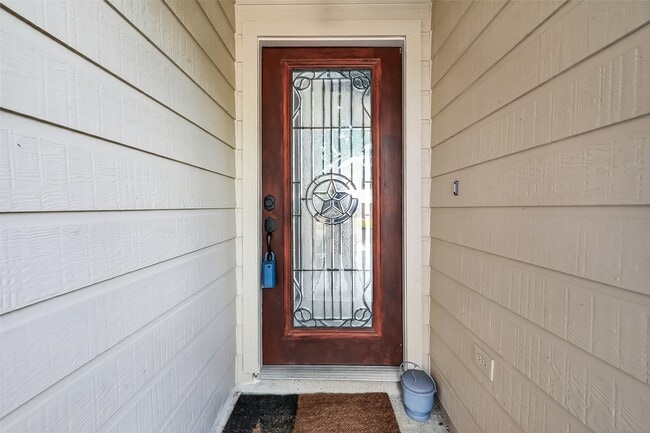 property at 6730 Oakleaf Trail Ln