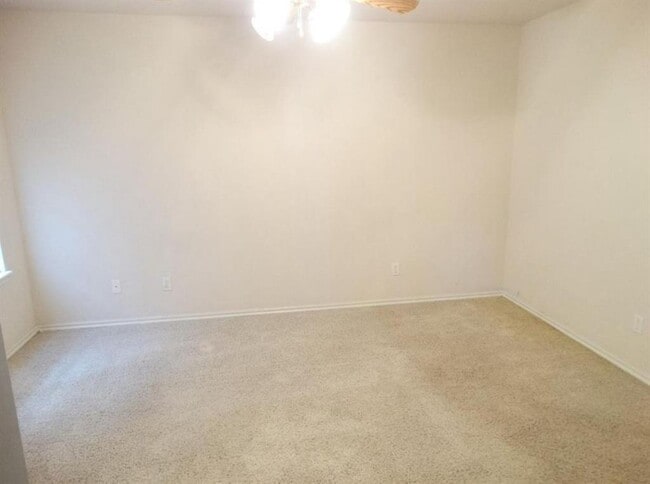 3813 Southwind Ave in Oklahoma City, OK - Building Photo - Building Photo