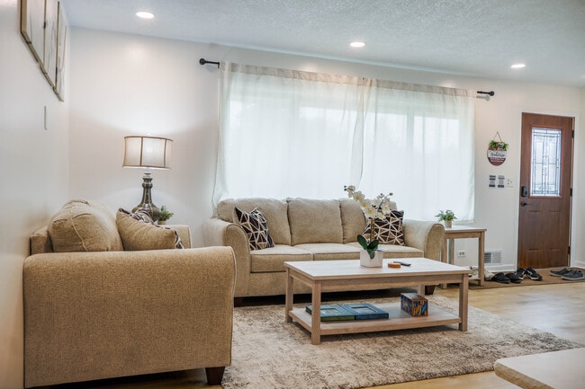 property at 1929 Summer St