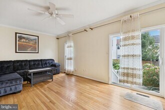 907 Smartts Ln NE in Leesburg, VA - Building Photo - Building Photo