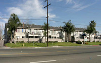 Arrow Wood Apartments in Fontana, CA - Foto de edificio - Building Photo