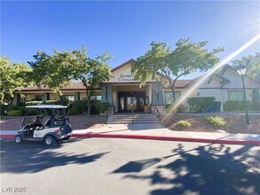 6196 Glimmering Light Ave in Las Vegas, NV - Building Photo - Building Photo