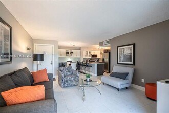 1245 SW 46th Ave in Pompano Beach, FL - Building Photo - Building Photo