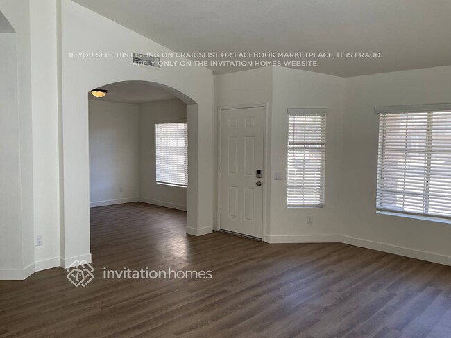 8329 W Dreyfus Dr in Peoria, AZ - Building Photo - Building Photo