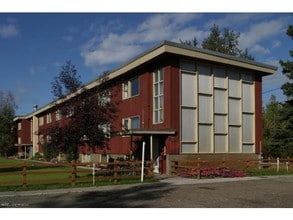 Norsemen in Fairbanks, AK - Foto de edificio - Building Photo