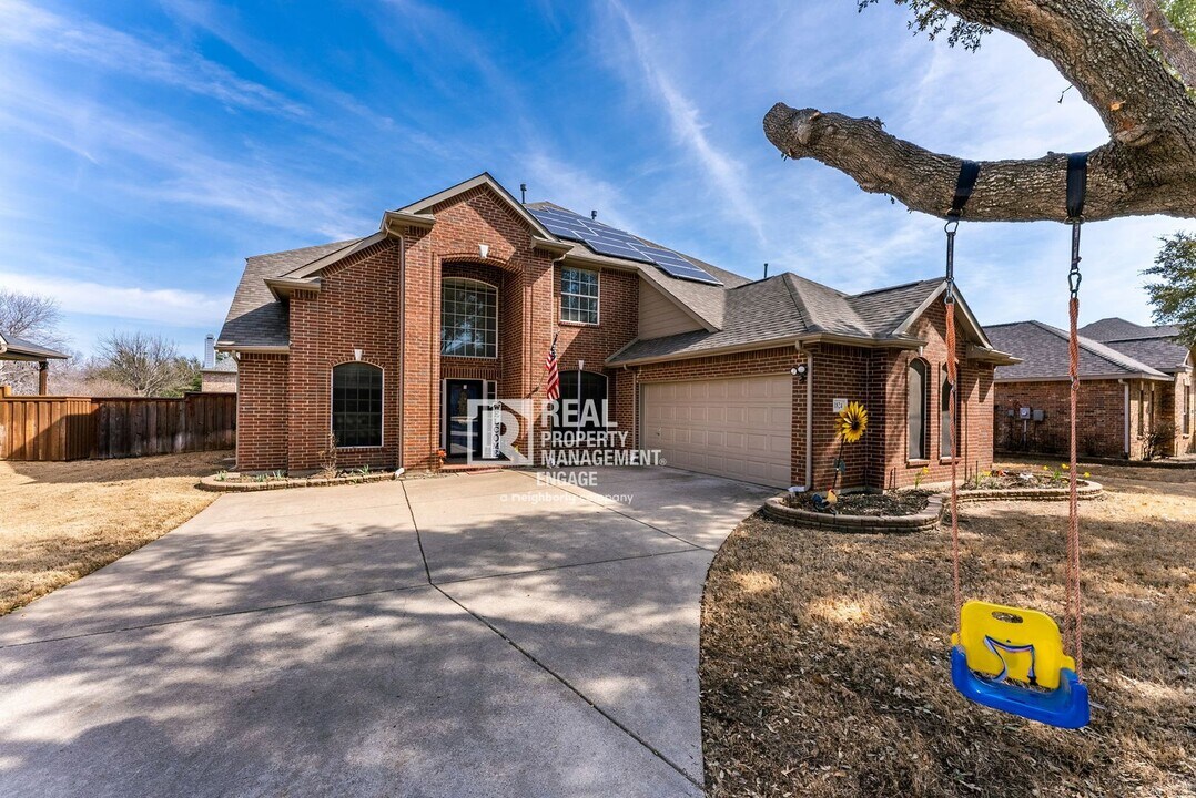 1824 Hill Ridge Dr in Flower Mound, TX - Foto de edificio