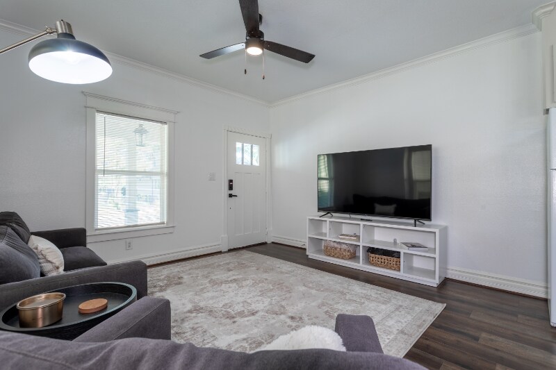 406 Pecore St in Houston, TX - Building Photo