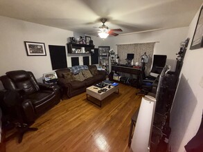 152 Belleville Ave, Unit 3 in Bloomfield, NJ - Building Photo - Building Photo