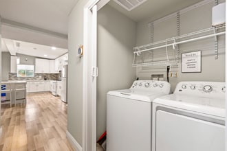 2417 E Wilson Ave in Las Vegas, NV - Foto de edificio - Building Photo