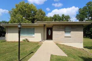 1506 W White River Blvd in Muncie, IN - Building Photo