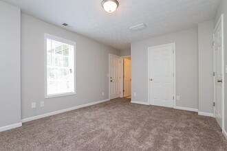 4047 Riverside Pkwy in Decatur, GA - Building Photo - Building Photo
