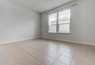 3900 Belmont Stables Ln in Austin, TX - Building Photo - Building Photo