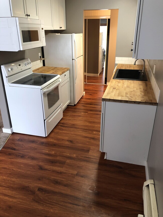 815 Smetana Rd in Hopkins, MN - Building Photo - Building Photo