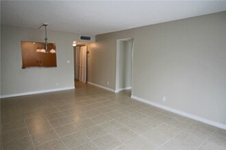 4161 NW 90th Ave, Unit 106 in Coral Springs, FL - Building Photo - Building Photo