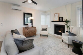 Pleasant Beach Village in Bainbridge Island, WA - Building Photo - Building Photo