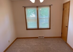 7502 Cass St in Omaha, NE - Building Photo - Building Photo