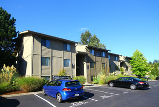 Cross Creek Apartments in Bellevue, WA - Foto de edificio - Building Photo