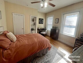 108 Myrtle St, Unit 10 in Boston, MA - Building Photo - Building Photo